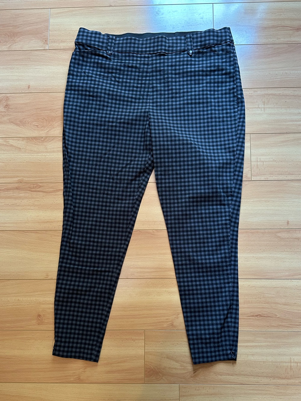 Maurices Black and Charcoal Plaid Skinny Pants gray Ponte stretch XXL elastic